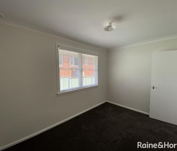 Updated 3 Bedroom Family Home - Photo 6
