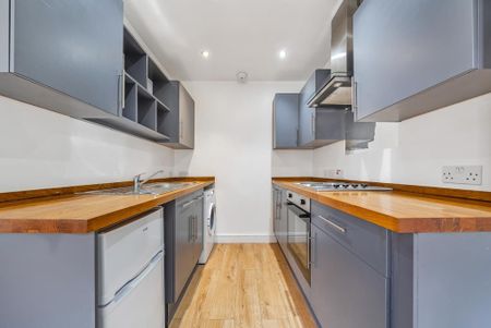 2 bedroom terraced house to rent - Photo 4