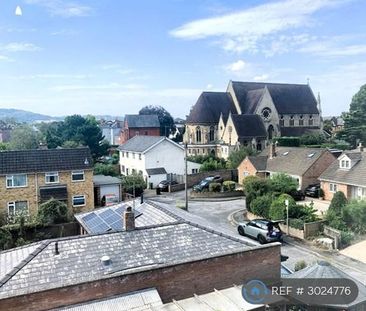 3 bedroom flat to rent - Photo 3