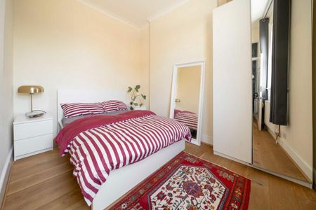 3 bedroom flat to rent - Photo 2