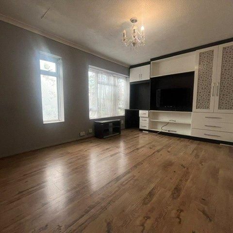 3 bedroom end of terrace house to rent - Photo 1