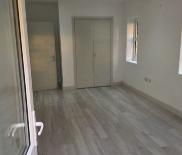 2 Bed Flat, Parchmore Road, CR7 - Photo 5