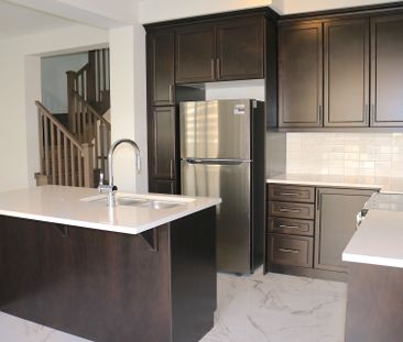 For Lease - 6 Vinewood Crescent, Barrie, Ontario - Photo 1
