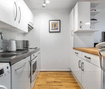 Studio to rent - Photo 2