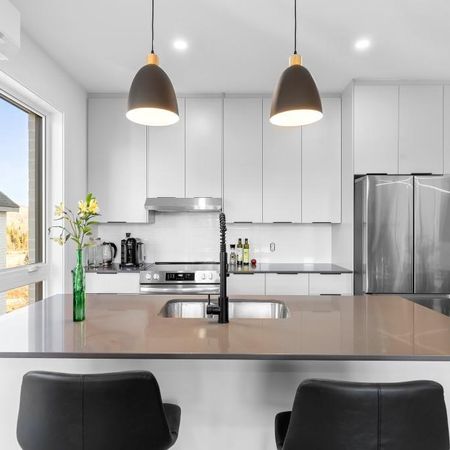 condo à louer, 4 1/2, internet et service câble inclus *** - Photo 3