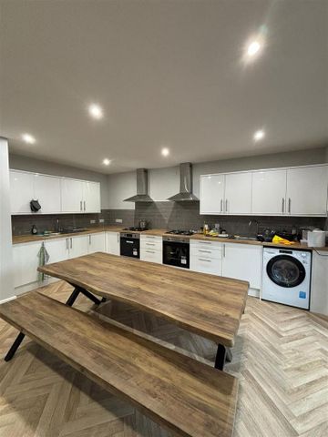 1 bedroom in a house share to rent - Photo 3