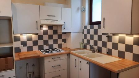 Charmante maison de ville de 81,99m² au sol (63,78 m² en loi Carrez) - Photo 3