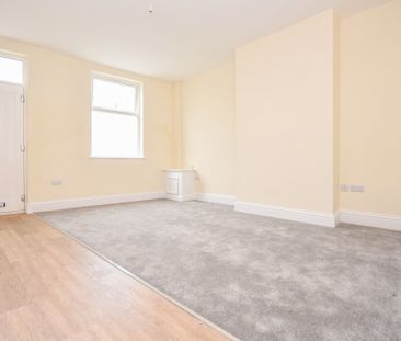 2 bedroom terraced house - Photo 6