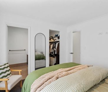 Spacious & Stylish 3 Bed / 2 Bath Home on a Corner Block - Photo 2