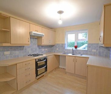3 bedroom detached house to rent - Photo 3