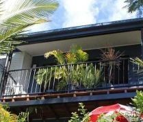 Modern, Fully Furnished Townhouse in the Heart of Cannonvale - Photo 4