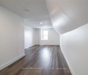 198 Sherman Avenue N #2 - Photo 4
