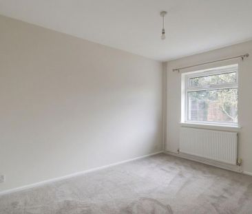 3 bedroom detached bungalow to rent - Photo 3