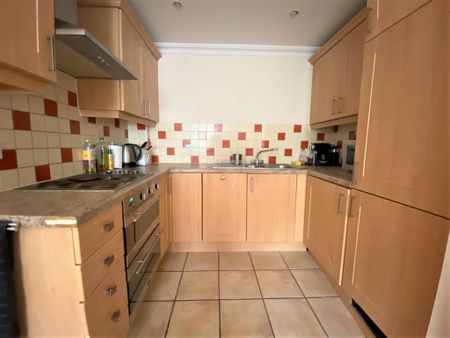 2 bedroom flat to rent - Photo 5