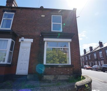 3 bedroom House To Let - Photo 3