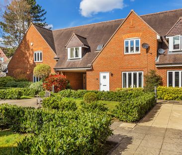 Ref: GK - Charlwood Place - Photo 4