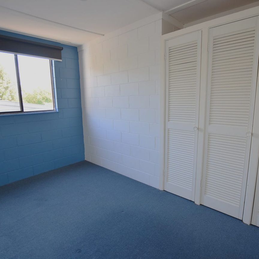 RENTERS WANTED... - Photo 1