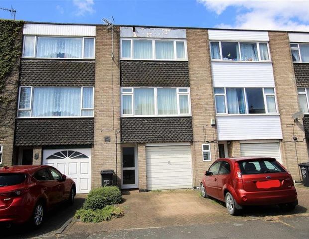 Carron Close Room 1 - Photo 1