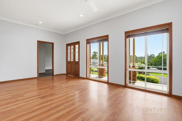 Spacious Family Home with Pool - Photo 1