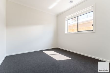 Spacious 4-Bedroom Family Home with Modern Comforts - Photo 2