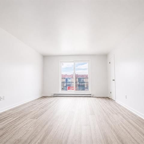 2140 Rue Robertine Barry - Photo 1