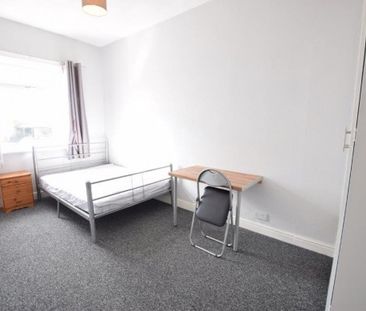 Five/ Six Bedroom Student Property - TO LET - Huddersfield - New - Photo 4