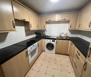 2 bedroom flat to rent - Photo 4