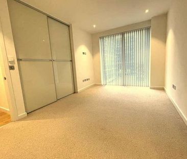 Fairfield Avenue, Staines, TW18 - Photo 1