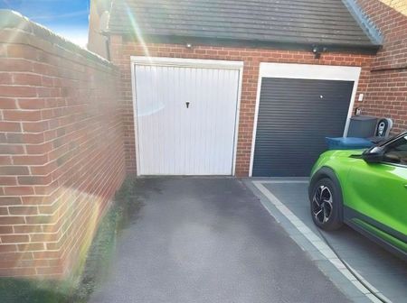3 bedroom detached house to rent - Photo 5