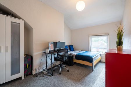 5 bedroom terraced house to rent - Photo 2