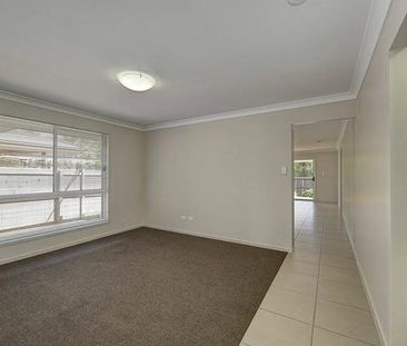 4 Bedroom Modern Home - Photo 6