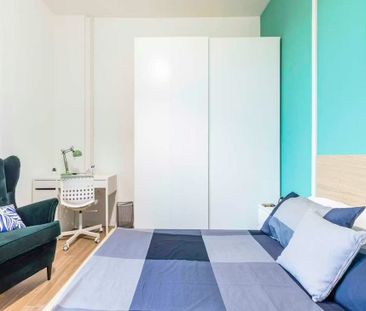 Viale Alfredo Oriani, Bologna, Emilia-Romagna 40137 - Photo 4