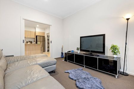 Modern Family Comfort in Alfredton - Photo 4