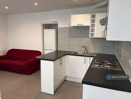 1 bedroom flat to rent - Photo 5