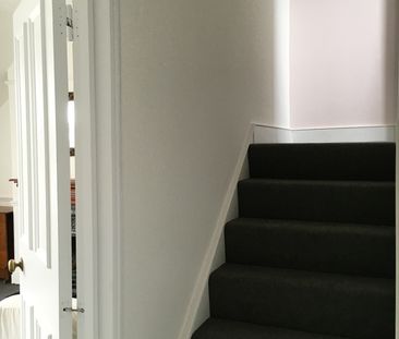 1 Bed Flat, Ferme Park Road, N8 - Photo 2