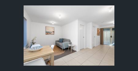 Premium Furnished One Bedroom Apartment. Excellent Location! - Photo 3
