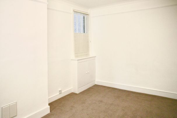 2 Bed Flat, Beatrice Avenue, SW16 - Photo 1