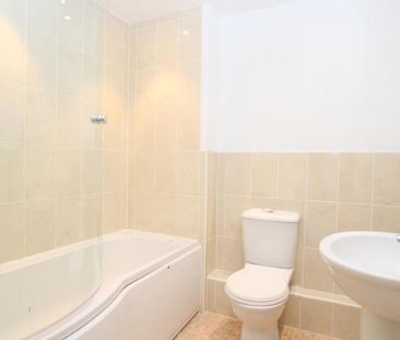 WOW, a redecorated apartment on the ground floor with it's own priv... - Photo 5