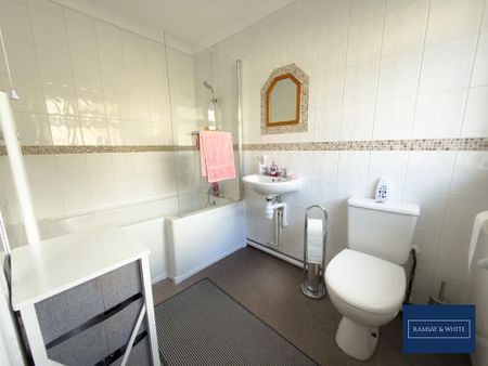2 bedroom terraced house to rent - Photo 2