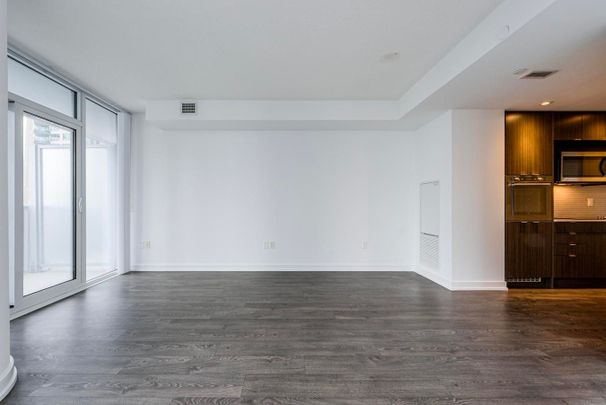 For Lease - 10 York Street Unit# 2210, Toronto, Ontario - Photo 1