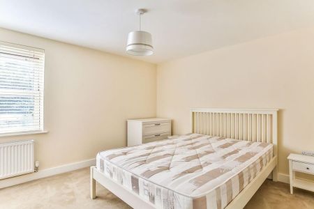 3 bedroom terraced house to rent - Photo 3