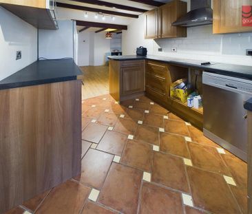 3 bedroom semi-detached bungalow to rent - Photo 4
