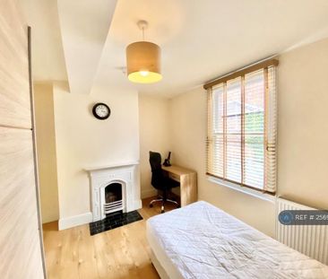 1 bedroom in a house share to rent - Photo 2