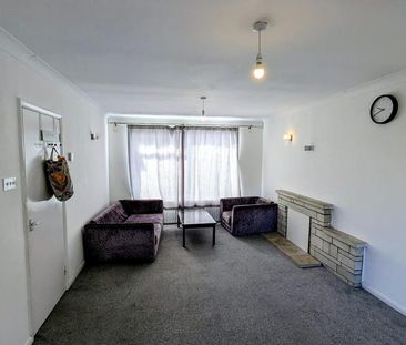 3 bedroom detached house to rent - Photo 2