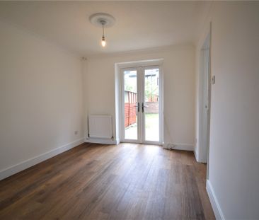 3 bedroom House in Water Lane, Farnborough - Photo 3