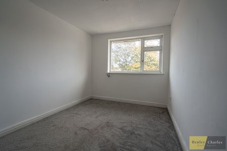 2 Bedroom End Terraced House For Rent - Photo 2