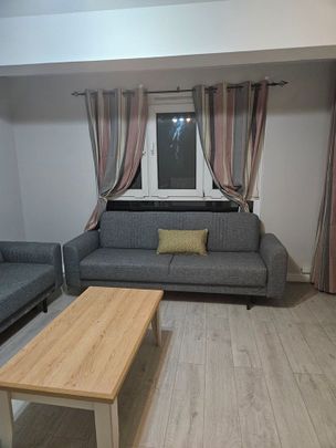 2 Bed Flat, London, E15 - Photo 1