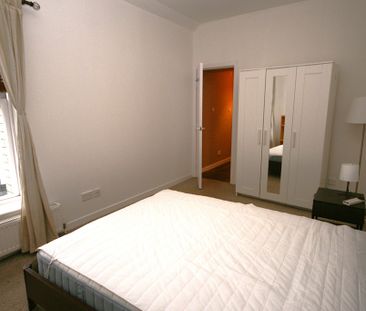 Dalintober Street, Luxury Fully Furnished 2 Bed – Available 10/11/2025 - Photo 6