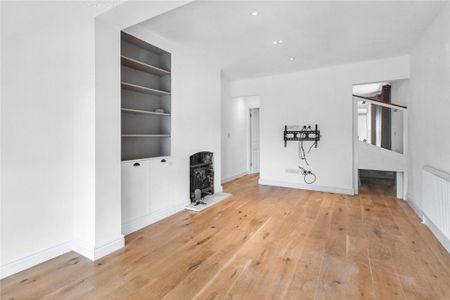 4 bedroom semi-detached house to rent - Photo 5