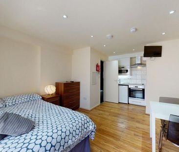 Studio to rent - Photo 1